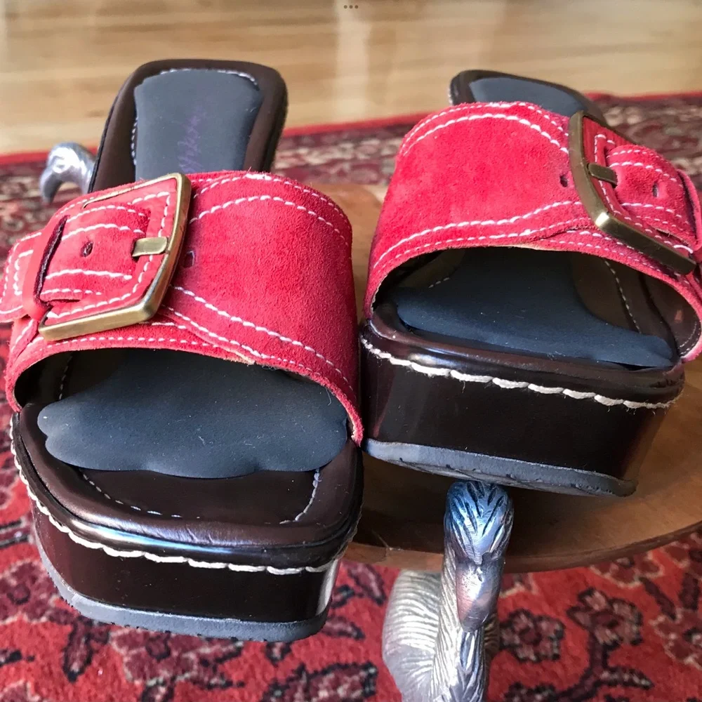 DONALD J PLINER NORDSTROM COMFORTABLE RED SUEDE WEDGES w/ BOX SZ 7M